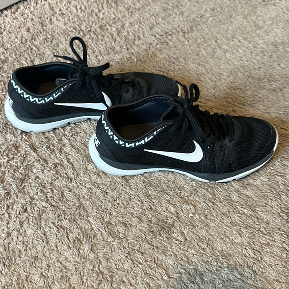 Nike Flex Running Shoes - Picture 3 of 4